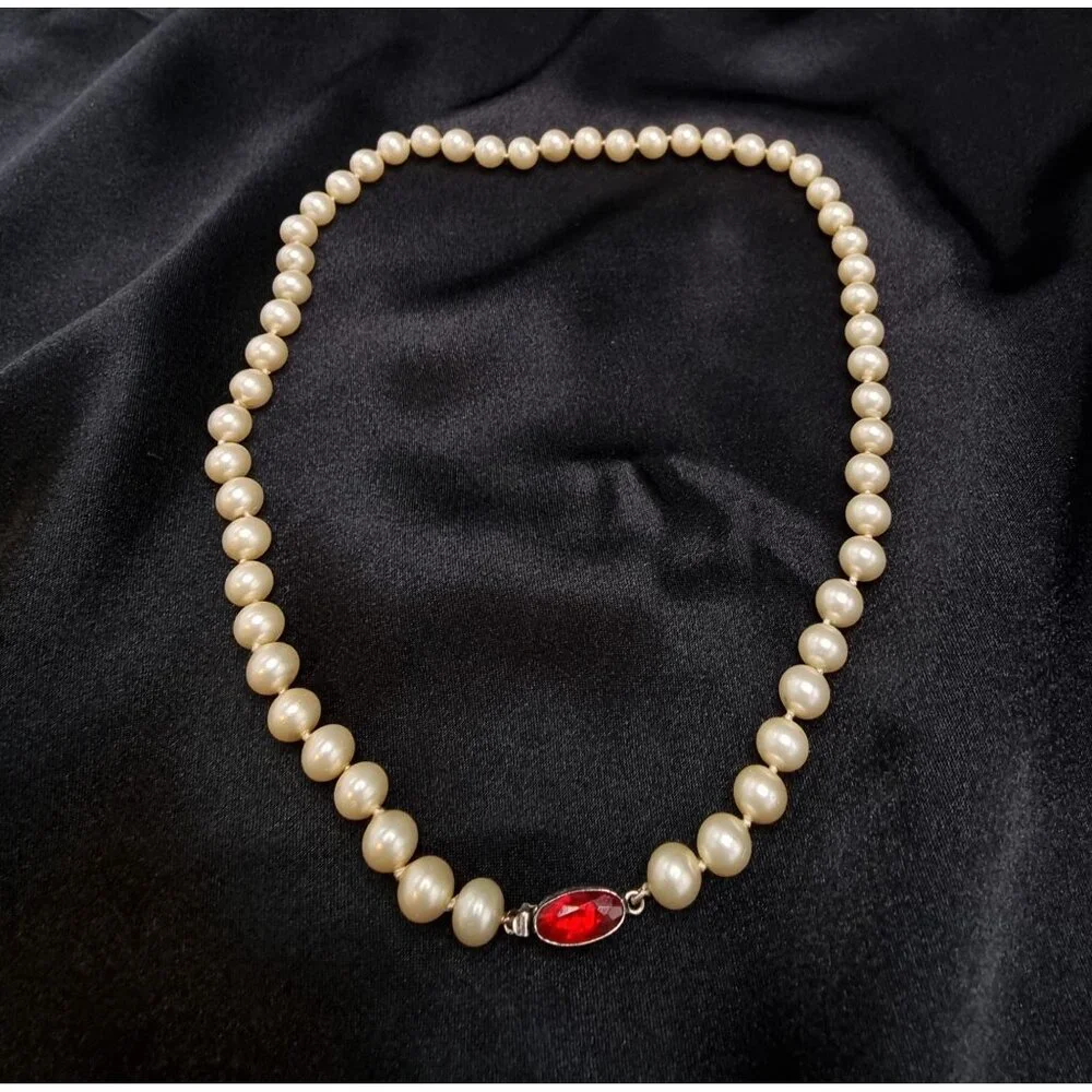 Vintage 1940's-1960's Czechoslovakia Signed Faux Pearl Necklace With Red Gemston - Picture 5 of 6